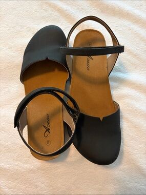 Women’s Black Ankle-Strap Flat Sandals by ATHLETT